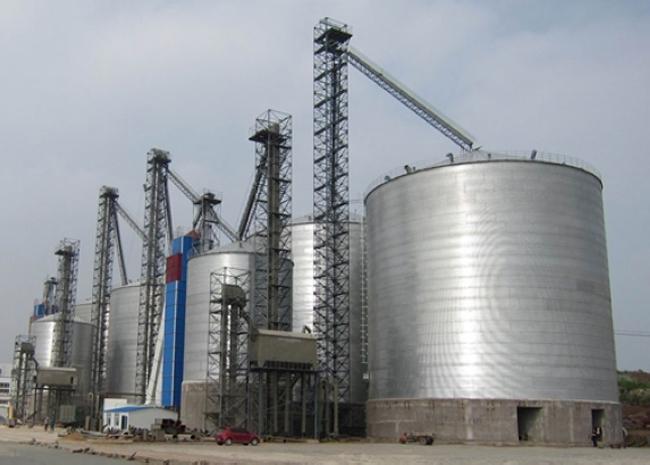 扶绥大型钢板库构造参数及水泥储存质量